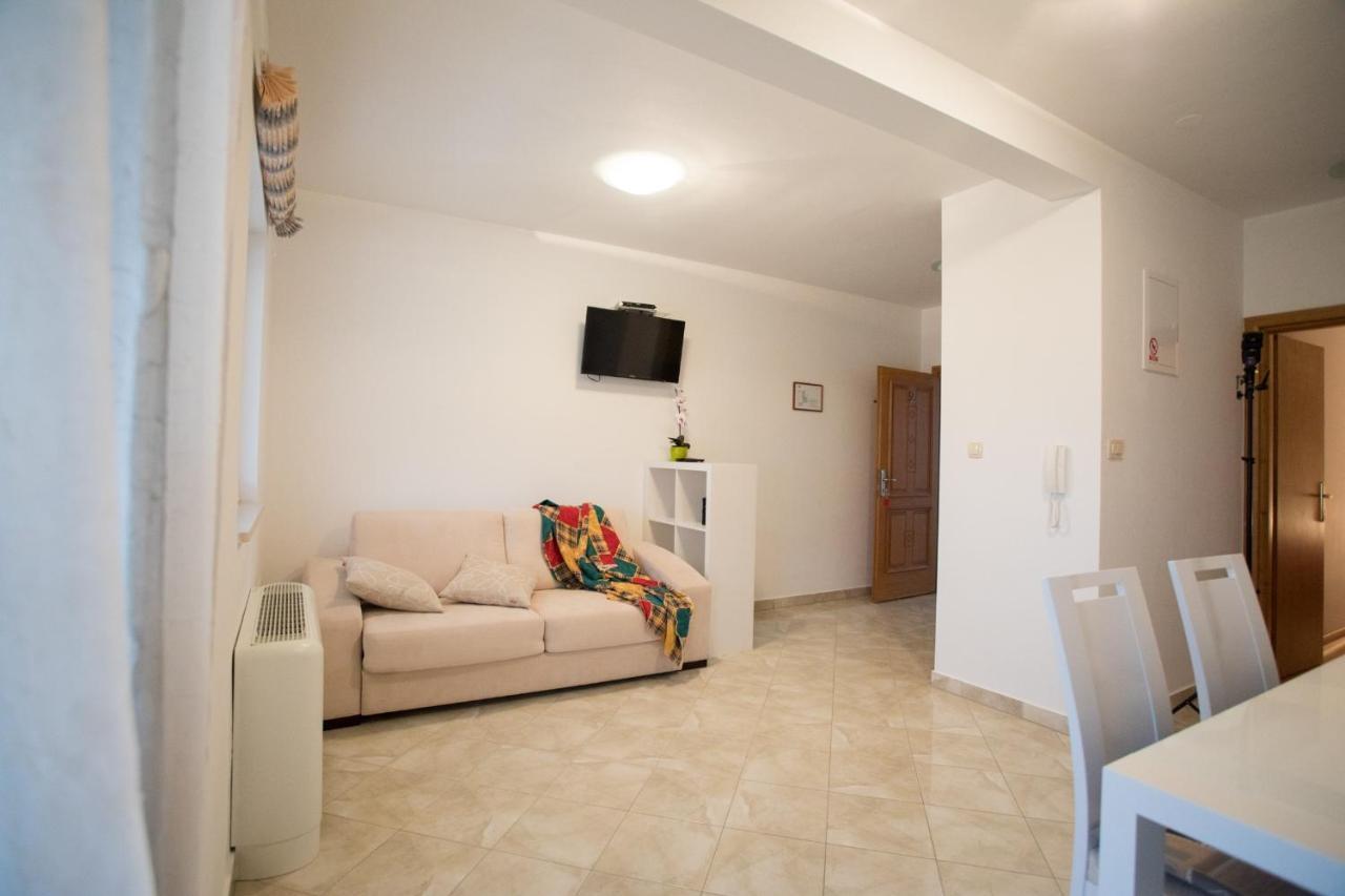 Apartments By The Sea Razanj, Rogoznica - 7484 Ngoại thất bức ảnh